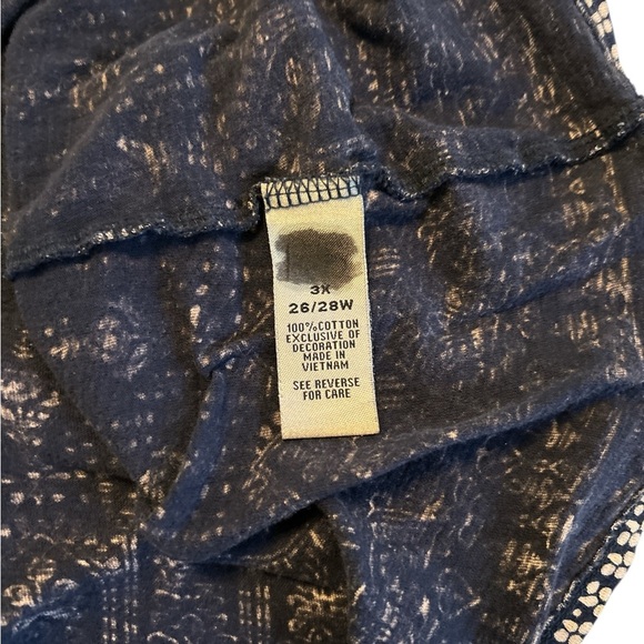 Catherines Plus Size 3X 26-28W Navy Blue Top with White Print & Neck Tassel Ties - Picture 6 of 9